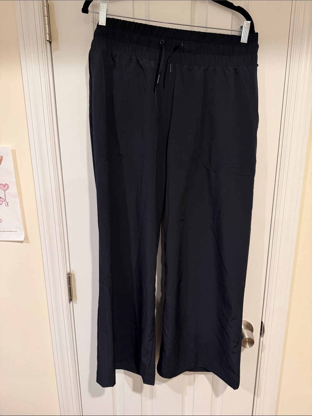 Mondetta Women’s Black Wide-Leg Ankle Pants